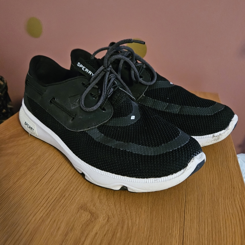 Sperry Women's Lace-up Sneaker